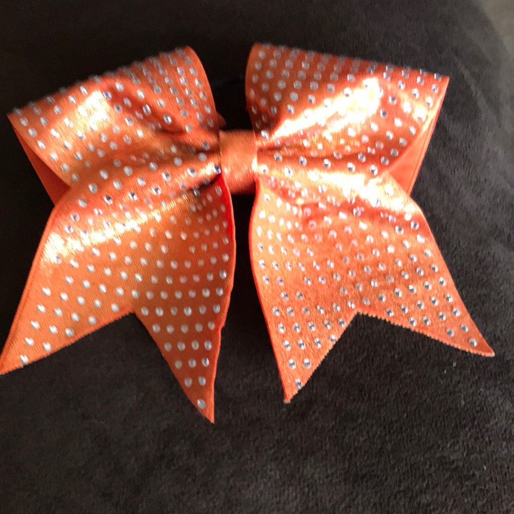 Cheer bow